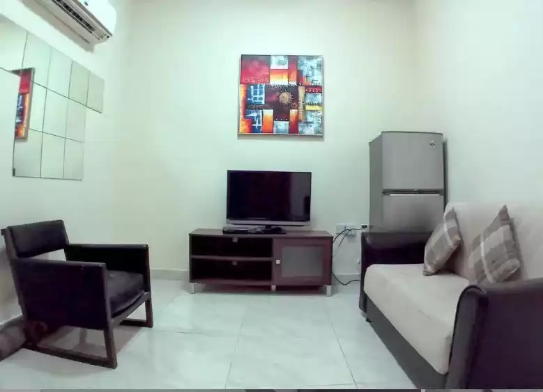 Wohn Klaar eigendom 1 Schlafzimmer F/F Wohnung  zu vermieten in Doha #8479 - 1  image 